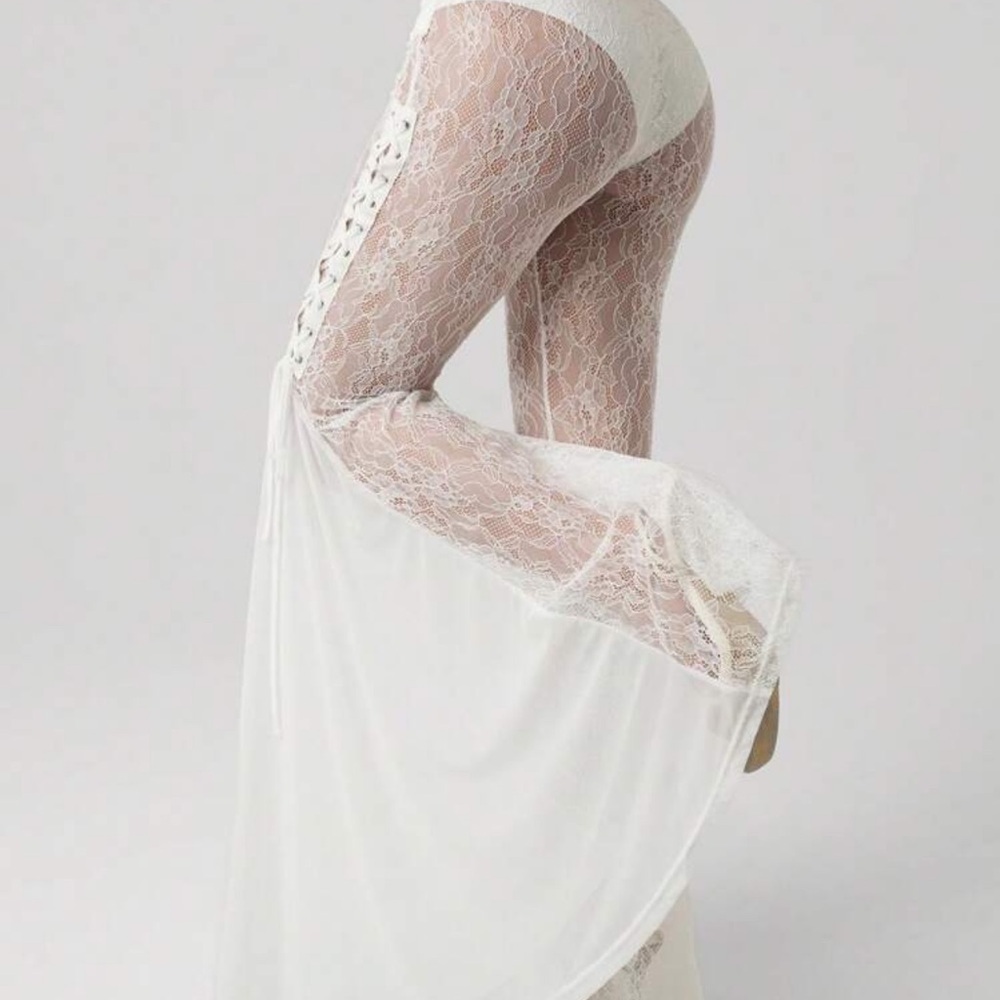 Elegant White Lace Women's Pants - Picture 3 of 7